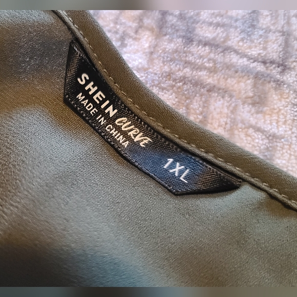 ❣️ Olive V-neck Top ❣️BOGO - Picture 4 of 4